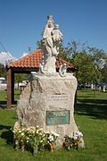 Estatua á Virxe do Carme.