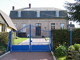 The town hall in Le Mazis