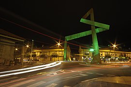 Escultura Puerta Sur, de Lucio Marcos Pernia en Tanos