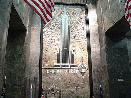 Lobby do Empire State Building, em Nova York. William F. Lamb (aberto em 1931)