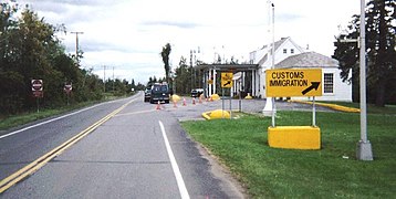 Mooers border station, southern terminus of Route 219.