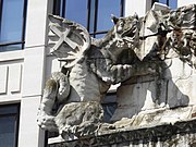 Dragons sculpture on the side of the Monument