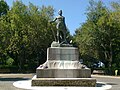 Statue de Menotti Garibaldi en bronze par Ernesto Biondi (en), au jardin public d'Ariccia.