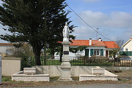 The statue of the Virgin, in Triaize