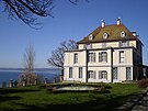 Dom pri jazere v Arenenbergu vo Švajčiarsku, kde Ľudovít Napoleon strávil väčšinu svojej mladosti a vyhnanstva