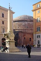 Pamje juglindore e Panteonit nga Piazza della Minerva, 2006