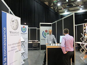 Stand von Wikimedia Kanada und Wikimedia Frankreich.