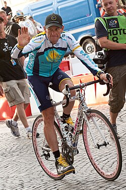 Lance Armstrong 2009-ben a Tour de France 21. szakaszánál.