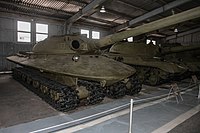 Опытный тяжёлый танк «Объект 279» в выставочном павильоне музея.