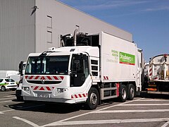 Benne à ordures ménagères Renault Puncher.