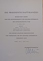 1975.Juli.7. Urkunde. Der Bundespräsident der Rep. Österreich verleiht Hans Pawlik, ehem. 3. Präsident des Kärntner Landtages, das „Große Goldene Ehrenzeichen für Verdienste um die Republik Österreich“.