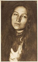 Zitkala-Sa, Camera Notes Vol. 5 No. 1, 1901, 9.5 x 16 cm fotogravura