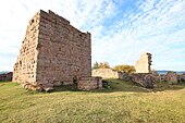 Vue du donjon depuis l'intérieur du château.