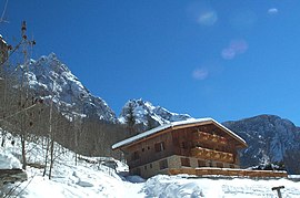 A typical chalet in Planay