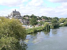 Usa ka kinatibuk-ang pagtan-aw sa Pont-de-L'arche