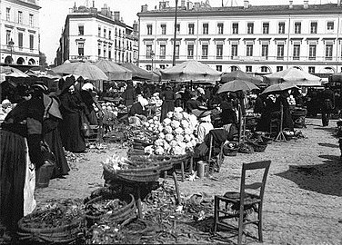 Les étals des marchandes, par Eugène Trutat (20 avril 1900, archives municipales).