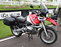 BMW R 1100 GS. De "snavel" kreeg veel kritiek, maar is inmiddels het handelsmerk van de GS-serie