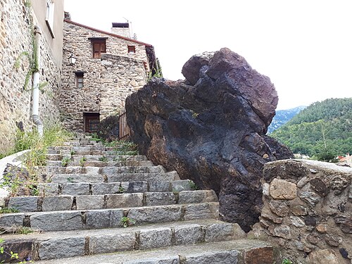 Front de taille de minerai de fer dans le vieux village[16].