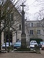 La croix sur la place de l'église.