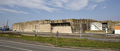 La base sous-marine, vue sud-est.