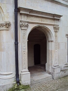 Renaissance margents on two pilasters in Hôtel d'Alluye, Blois, France, unknown architect or sculptor, 1498 (or 1500)-1508