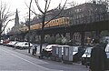 Skalitzer Straße mit Hochbahn, Postamt 36 und Emmauskirche, 1997