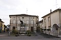 Monumento ai caduti in piazza Giovine Italia