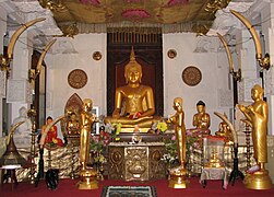 Statue de Bouddha dans le Temple de la Dent à Kandy.