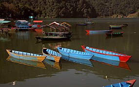 Bateaux sur le lac Phewa.