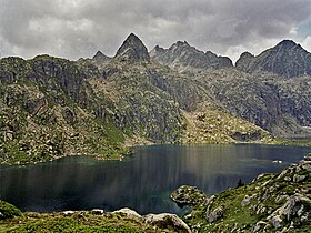 L'un des grands lacs du cirque de Saboredo.