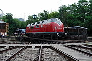 10. KW Die Diesellokomotive DB-V200 018 mit dieselhydraulischem Antrieb auf der Drehscheibe im Deutschen Technikmuseum Berlin im Juli 2008.