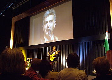De Servische toneelspeler Sascha Pilipovic presenteert zijn kabaret tijdens het Esperanto-Wereldcongres, Rotterdam 2008
