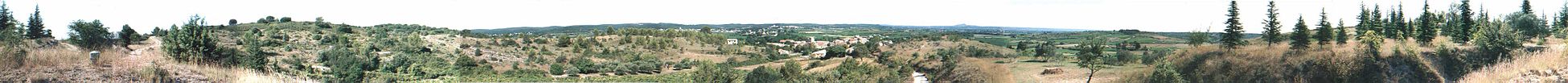 Vue panoramique 360° de Gajan. Photo prise de la colline du réservoir en août 2000.