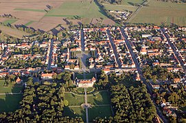 Schloss und barocke Ortsstruktur