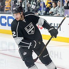 Luke Schenn v dresu Los Angeles Kings (2016)