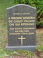 Gedenkstein für italienische Bombenopfer