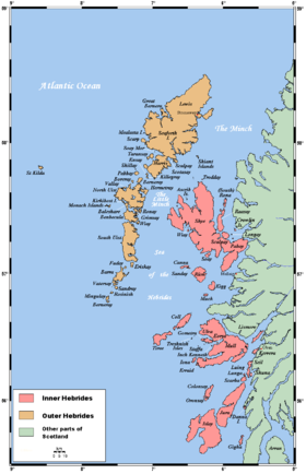 Las Hébridas Interiores en rojo y la Hébridas Exteriores en anaranjado. En verde otras partes de Escocia.