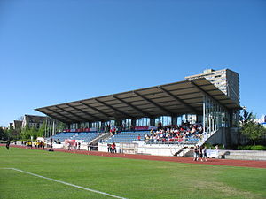 Die Haupttribüne der Ernst-Lehner-Stadions (Mai 2007)