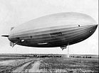 Vor 80 Jahren wurde der Zeppelin LZ 129 „Hindenburg“ bei der Landung in Lakehurst zerstört, als sich die Wasserstofffüllung entzündete. 36 Menschen fanden den Tod. KW 18 (ab 7. Mai 2017)