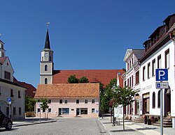 Náměstí s evangelickým kostelem
