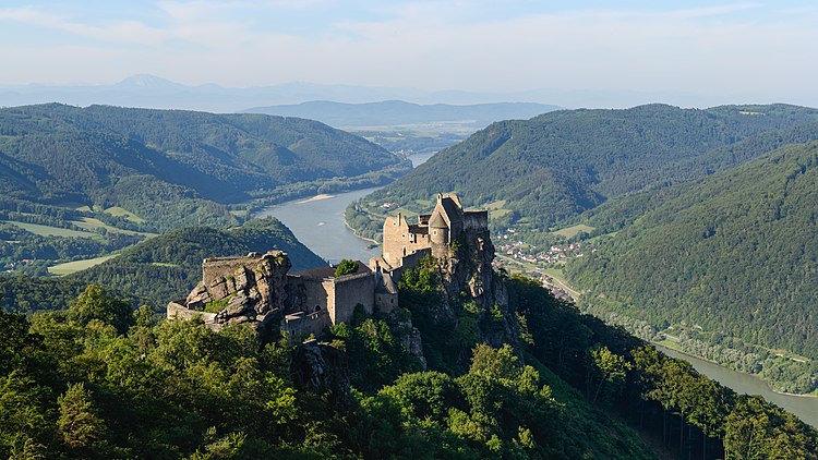 Руины замка Аггштейн в Вахау, Нижняя Австрия