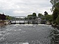 Pintu sluis di dekat Henley yang dibangun di Sungai Thames