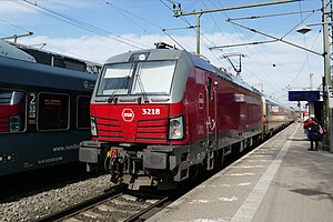 EB 3218 mit Eurocity in Elmshorn