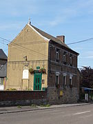 La mairie en 2011, avant sa rénovation.