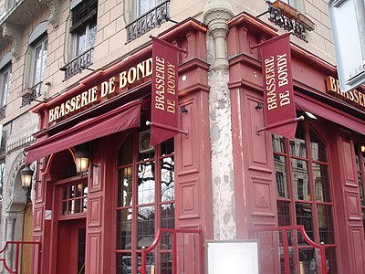 Ancienne brasserie de Bondy, à l'angle du quai et de la rue Octavio-Mey.