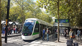 Le quai de la ligne 1 en 2015, avant le début des travaux de rénovation du cours Franklin-Roosevelt.