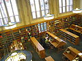 Lesesalplasser i skolebiblioteket ved Yale-universitetet i USA