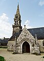 Église paroissiale Notre-Dame ː clocher et porche vus depuis le sud.