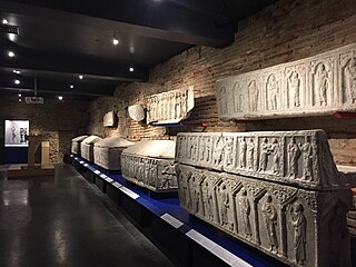 Sarcophages paléochrétiens au sous-sol.