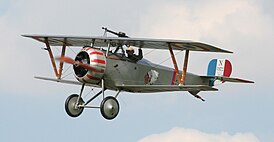 Nieuport 17 со знаками французских ВВС и эмблемой эскадрильи «Лафайет». Фестиваль истории English Heritage, 2007 год.